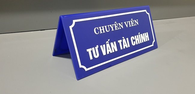 Quy Trình Thiết Kế Và Sản Xuất Biển Chức Danh In UV